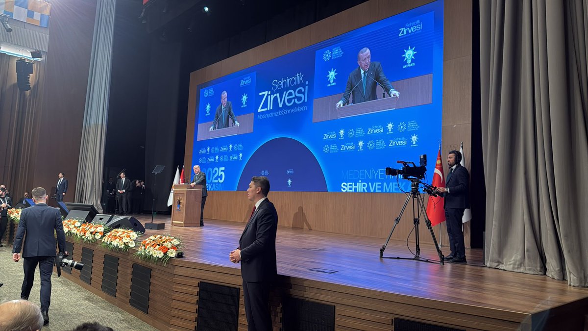 📍AK Parti Genel Merkezi

AK Parti Genel Merkez Çevre ve Şehircilik Politikaları Başkanlığının düzenlediği "Medeniyetimizde Şehir ve Mekan" temalı Şehircilik Zirvesinde Cumhurbaşkanımız Sayın Recep Tayyip Erdoğan'ın hitaplarını dinliyoruz.

#30GündeŞanlıurfa
<a href="/RTErdogan/">Recep Tayyip Erdoğan</a> <a href="/Akparti/">AK Parti</a>