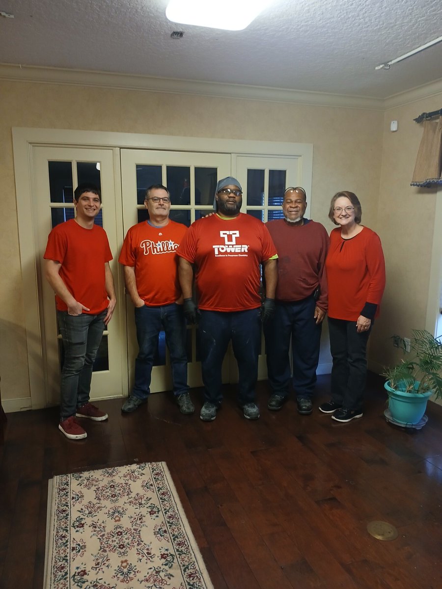 This Veterans Day, our team honored our veterans and active-duty military by participating in Red Shirt Fridays. By wearing red, we proudly show our support and appreciation for those who have served, and those who continue to serve, our country.❤️🤍💙
