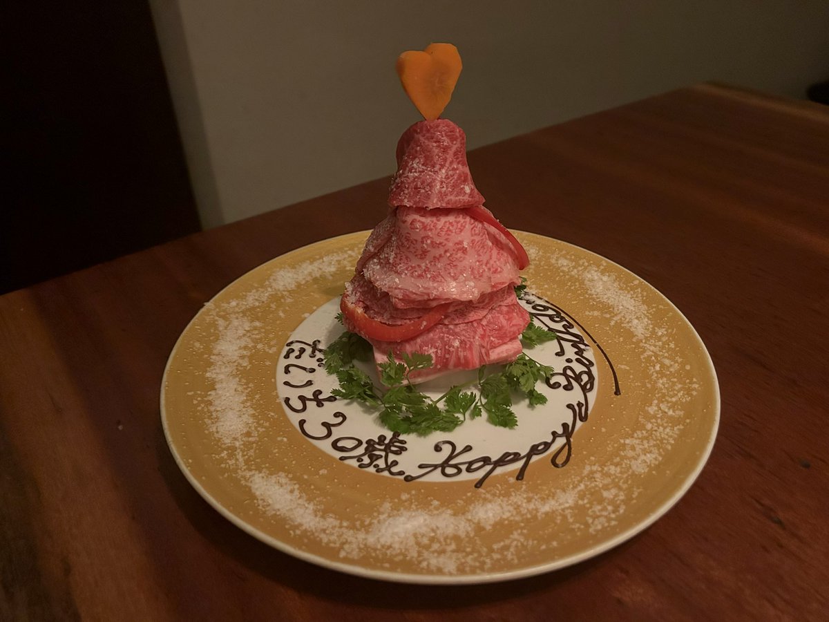 daichiiimae's tweet photo. 親友にお祝いしてもらったんや〜
一緒にご飯を食べる
それだけやけど、それがとても幸せやで https://t.co/sKVViQvroR