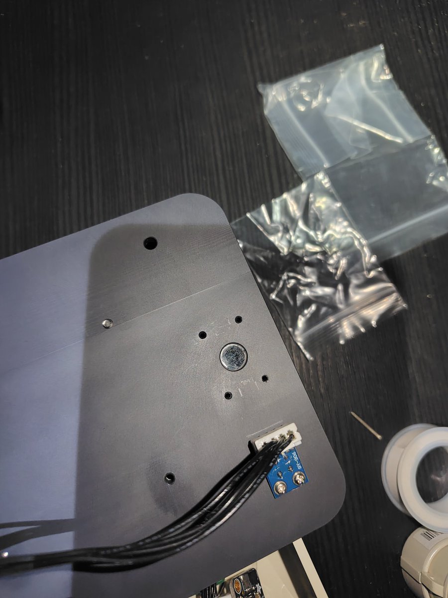 照度センサー用の窓もようやく届いたし。週末組み立てよ