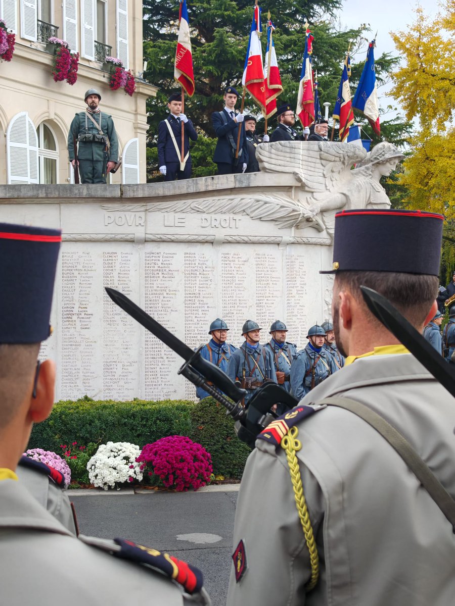 CAPCIA_51RI's tweet photo. Transmission de la mémoire à Épernay en ce mardi 11 novembre 2025
#votrehistoirenotrehistoire 
#SoldatsDeFrance https://t.co/7wg71Ec4So