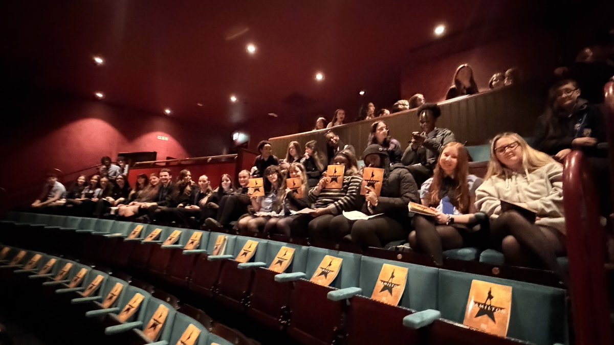 MusicJPA's tweet photo. JPA Advanced Higher Class are ready for Hamilton! ⭐️ https://t.co/aDdc41NwxQ