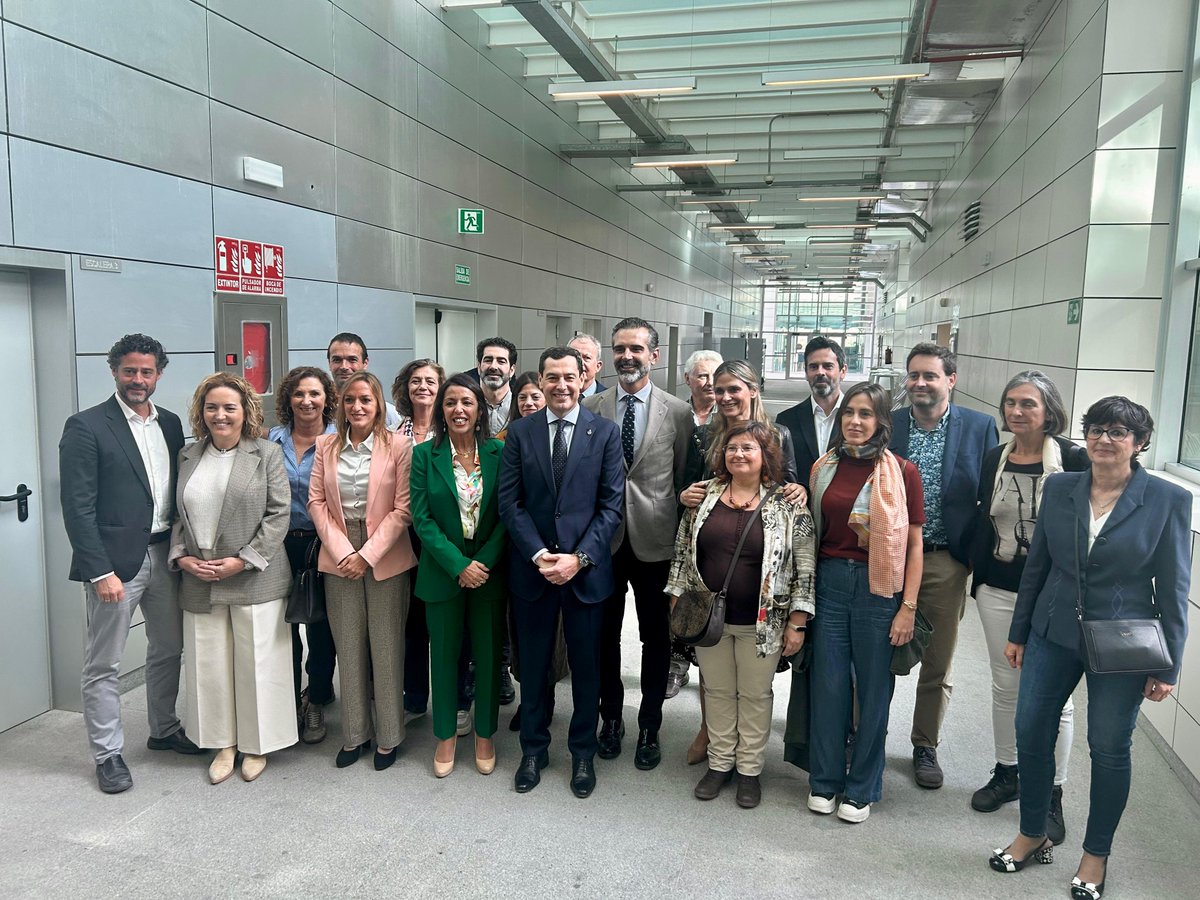 IfapaJunta's tweet photo. El #IFAPA participa en Almería en la entrega de resoluciones de ayudas a #OPFH con el presidente @JuanMa_Moreno y el consejero @RamonFPM

En la actividad ha estado presente una amplia representación del IFAPA como instituto que trabaja en #investigación e #innovación con las OPFH https://t.co/XwVaVMhpNA