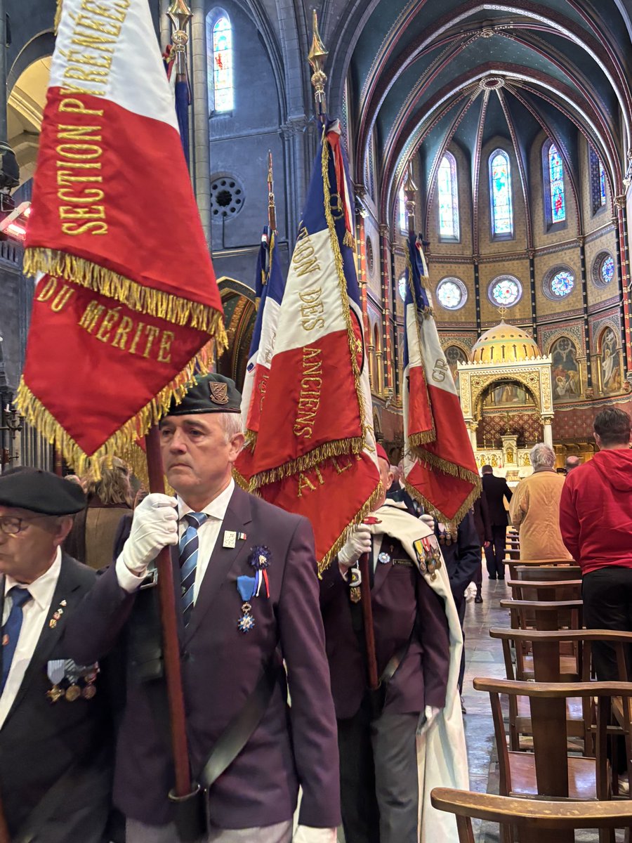 Magnifique cérémonie du 11 novembre ce matin à #Pau.
N’oublions jamais le courage et le sacrifice de nos anciens qui ont combattu pour notre liberté 🇫🇷