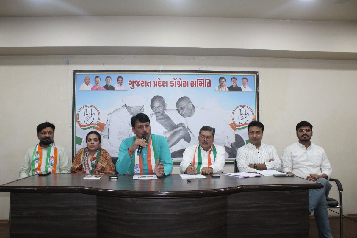 INCGujarat's tweet image. આજ રોજ ગુજરાત પ્રદેશ કોંગ્રેસ સોશિયલ મીડિયા ડિપાર્ટમેન્ટ ની પ્રદેશ કારોબારી ની મીટીંગ AICC  મહામંત્રી અને ગુજરાત કોંગ્રેસ ના પ્રભારી મુકુલ વાસનિકજી, ગુજરાત કોંગ્રેસ સમિતિના પ્રમુખ શ્રી અમિત ચાવડાજી AICC ના મંત્રી શ્રીમતી સુભાષિની યાદવજી, AICC  સોશિયલ મીડિયાના નેશનલ કોઓર્ડિનેટર…