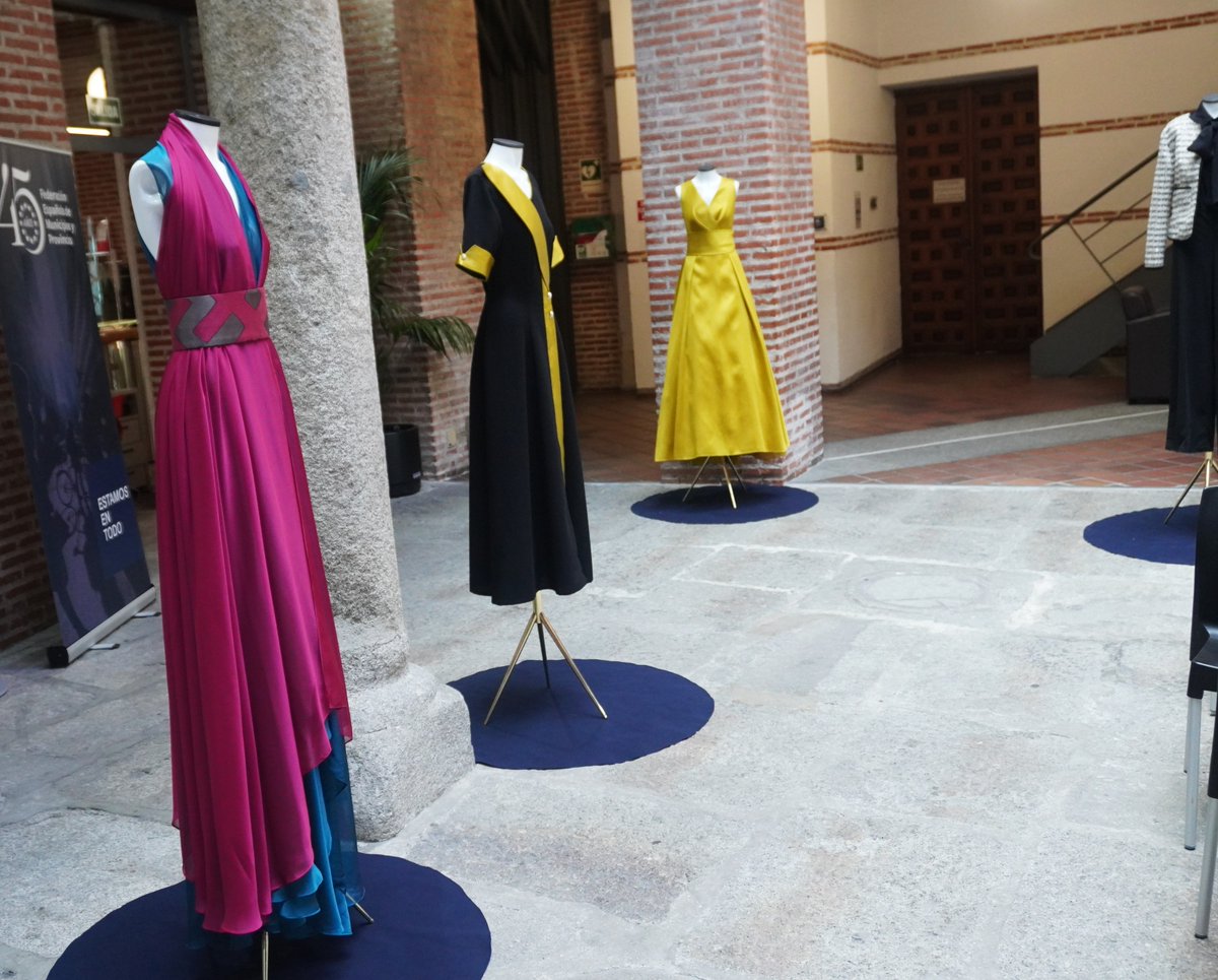 fempcomunica's tweet image. 👗 La #FEMP y @APRAMP inauguran “Puntadas de dignidad”, una exposición de trajes realizada por supervivientes de la #trata.

❌La muestra reafirma el firme compromiso del municipalismo con la erradicación de la #ViolenciaDeGenero y la lucha contra la #TrataDePersonas.…