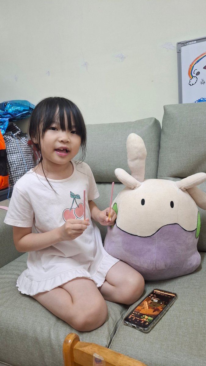 Whitezero2000's tweet image. ポーキの日、雪ちゃんとヌメラ
#ポーキ