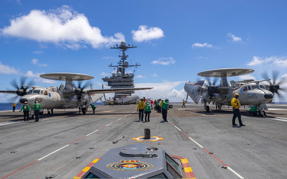 Es cierto, los cursos se realizan en nuestro submarino-escuela "el Ventorro 2" y nuestro porta aeronaves "Virgen del grafeno"