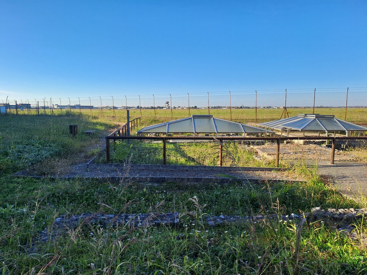 bertoli1966's tweet image. Waiting fot the opening of a shop, I had a walk in Ronchi dei Legionari.
I found particular the existance of the ruins of a roman villa close to the fence of the local airport.
Regretfully the area is closed and not well looked after.
The pictures are taken through the net