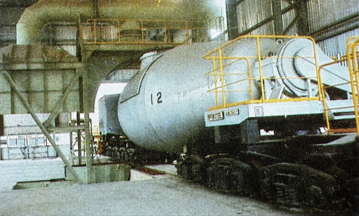 Zhuji_Car's tweet image. 宝鋼(宝山製鉄所)第1期の320トン混銑車(トーピードカー)｡
新日本製鐵が18両製造｡