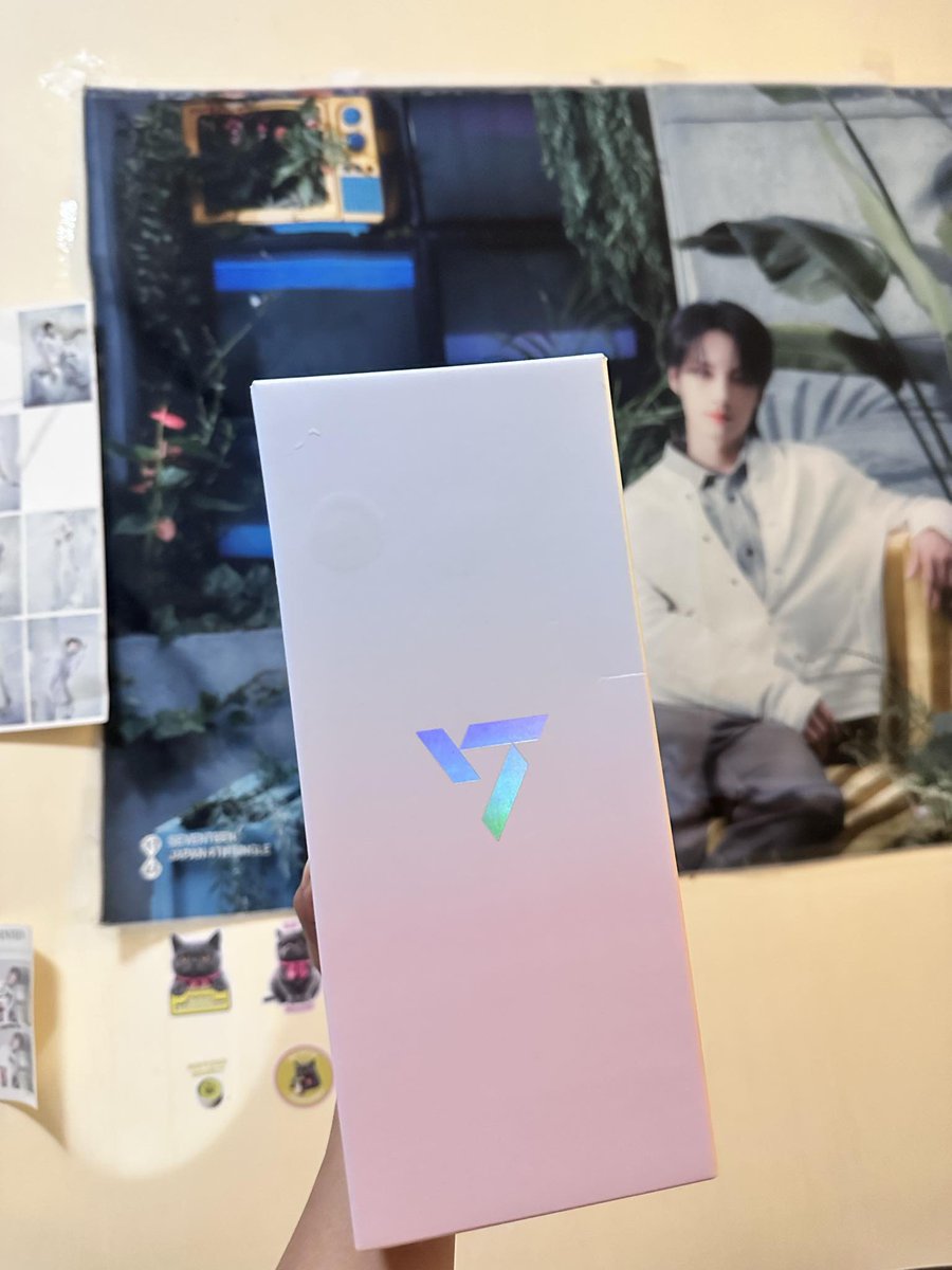 minwon24_'s tweet photo. HELPING A FRIEND 💎✨

Wts lfb SEVENTEEN CARATBONG 10TH ANNIVERSARY VER.

Original price: ₱3,000 
Letting this go for only ₱2,400
Cebu-based

DM ME IF INTERESTED https://t.co/hH55zcfipE