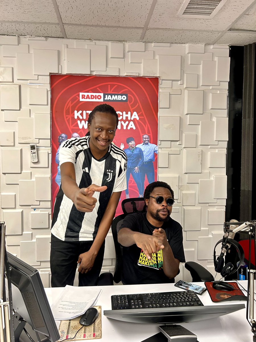 RadioJamboKenya's tweet photo. Leo ni #MapozTuesday kwenye temple ya warasta na #MbusiiNaLionTekeTeke #kKituoChaWakenya https://t.co/GVzYoab8iL