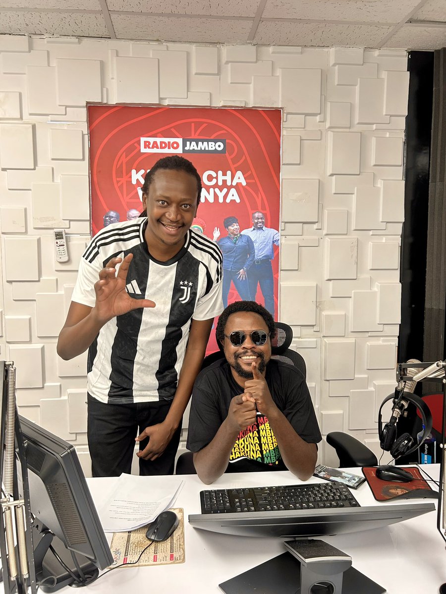 RadioJamboKenya's tweet photo. Leo ni #MapozTuesday kwenye temple ya warasta na #MbusiiNaLionTekeTeke #kKituoChaWakenya https://t.co/GVzYoab8iL