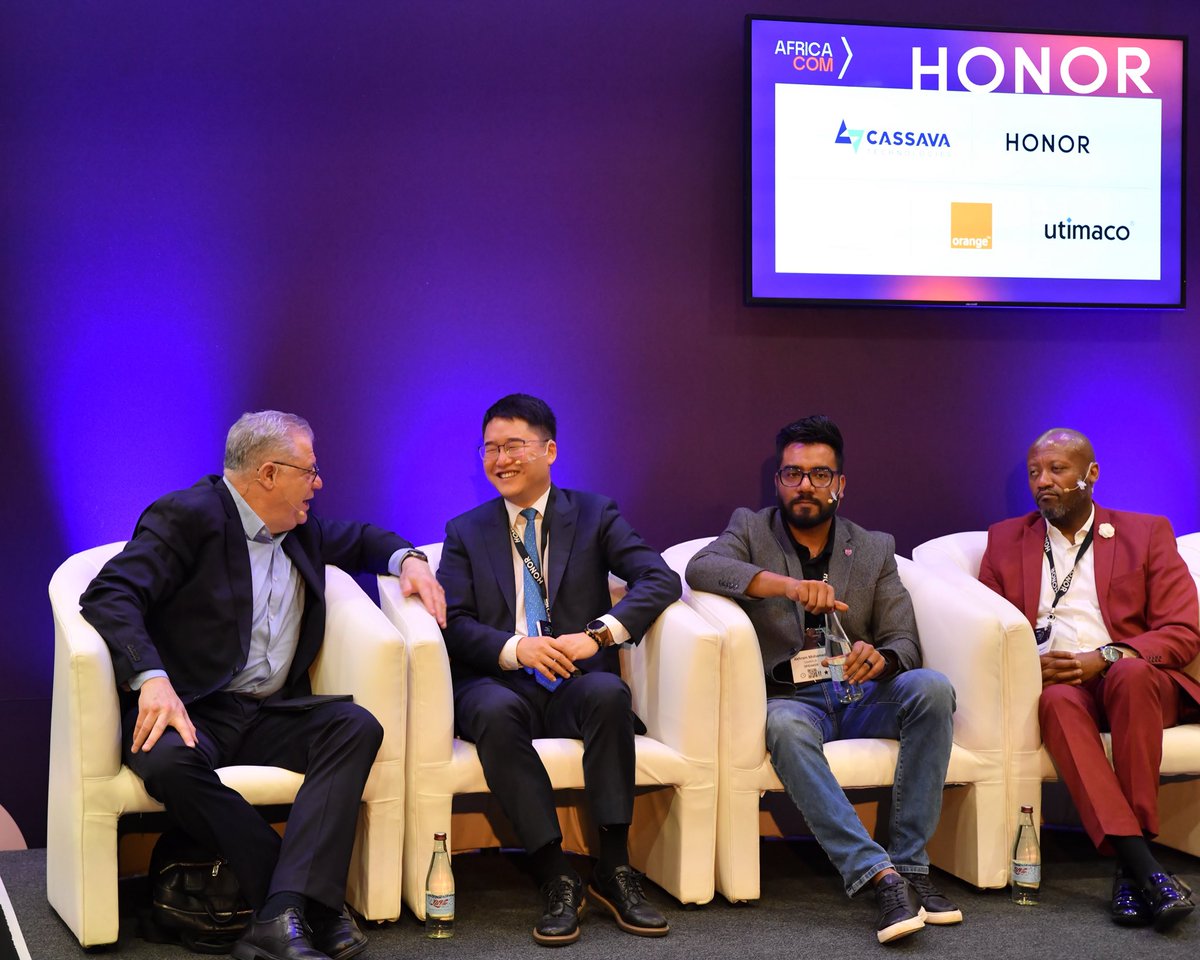 HonorAfrica's tweet photo. GUESS &amp; WIN an HONOR X7d 📲

Tell us what was the topic of the Fireside Chat? 

Comment a speaker for an extra entry 🔈

Use the below hashtags 👇

#HONORXAfricaTech2025 #HONORX7d https://t.co/0pj39F2scP