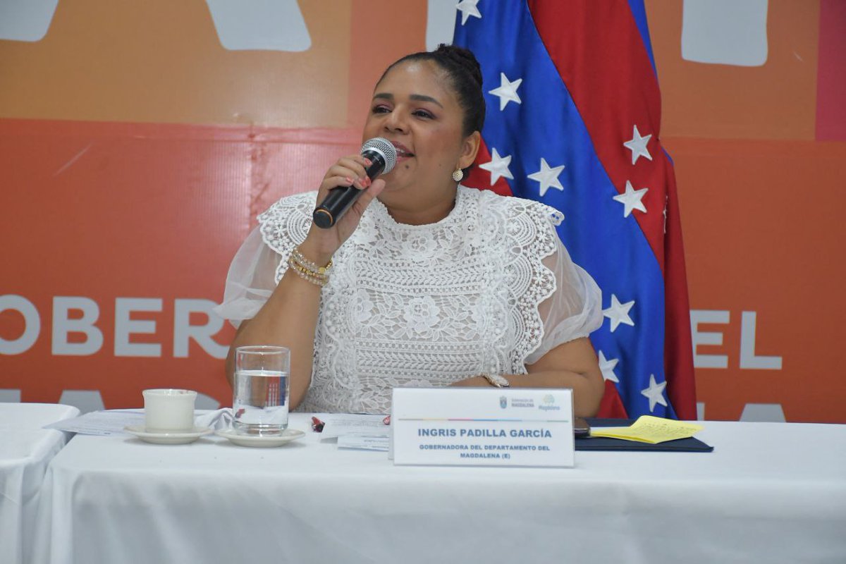 padillaingris's tweet photo. Nos llena de orgullo que la Cancillería de Colombia, liderada por la canciller Rosa Villavicencio, haya reconocido a la Gobernación del Magdalena como ente promotor de desarrollo en los sectores de cultura, turismo y agricultura.

Este reconocimiento se dio durante la firma del Memorando de Entendimiento entre la Cancillería y ProColombia, donde la Gobernación fue testigo de honor. Este acuerdo fortalecerá la proyección internacional de nuestro café, cacao y turismo, sectores que representan la identidad, la productividad y el talento de nuestro pueblo.

Agradecemos a la canciller por destacar el esfuerzo que venimos haciendo desde el territorio para conectar la diplomacia con la productividad local. Su respaldo demuestra que cuando se articulan las instituciones con las regiones, los resultados se traducen en oportunidades reales para la gente.

Desde este Gobierno Popular de resultados, reafirmamos el compromiso de seguir impulsando la internacionalización de nuestros pequeños y medianos productores, brindándoles asesoría, acompañamiento y apoyo para que sus productos lleguen al mundo.