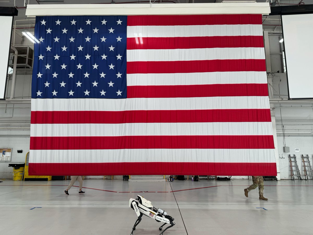 asylonrobotics's tweet image. 🎖️This #VeteransDay, we salute the men and women who’ve served and sacrificed to keep our nation strong and secure.