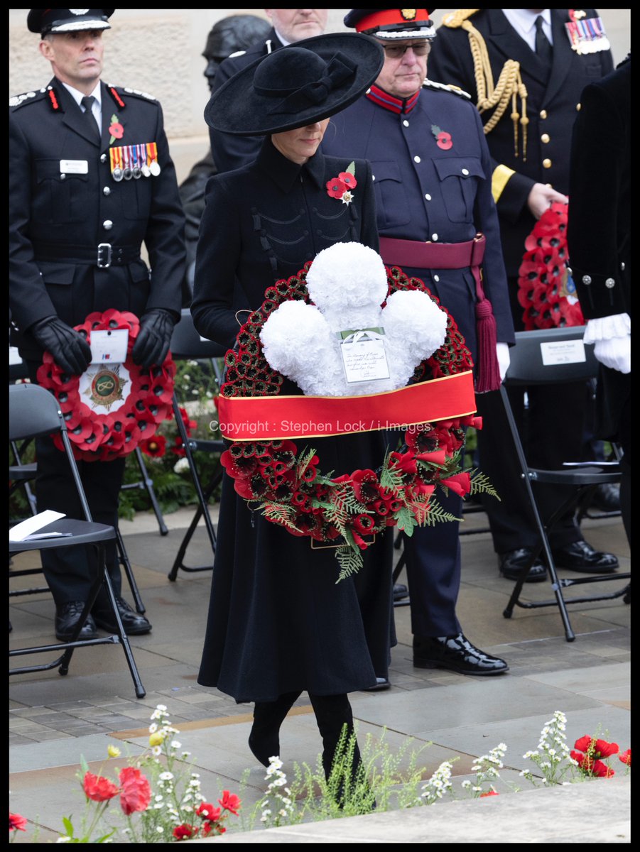 i-Images Picture Agency tweet media