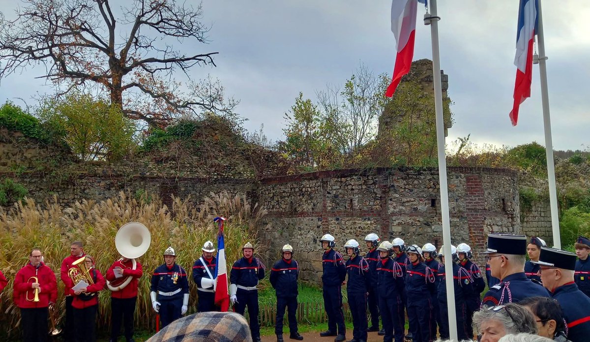 BNaous's tweet image. 🇫🇷 11 novembre – Se souvenir ensemble 🇫🇷
Ce matin, commémorations du 11 novembre à #Montivilliers, avec le cœur rempli de gratitude et d’émotion pour rendre hommage à toutes celles et ceux qui ont donné leur vie pour notre liberté.
Ne jamais oublier, pour ne jamais recommencer 🇲🇫