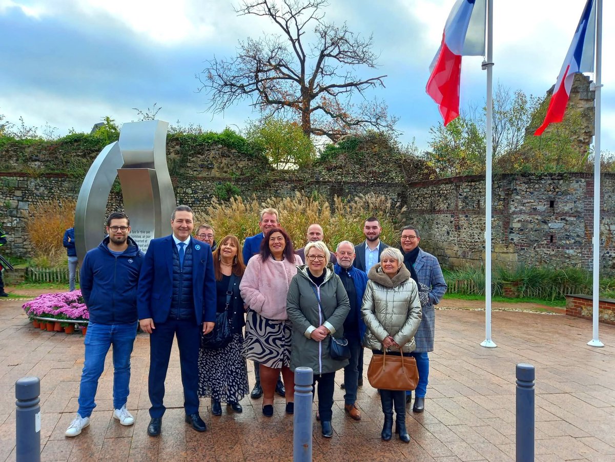 BNaous's tweet image. 🇫🇷 11 novembre – Se souvenir ensemble 🇫🇷
Ce matin, commémorations du 11 novembre à #Montivilliers, avec le cœur rempli de gratitude et d’émotion pour rendre hommage à toutes celles et ceux qui ont donné leur vie pour notre liberté.
Ne jamais oublier, pour ne jamais recommencer 🇲🇫
