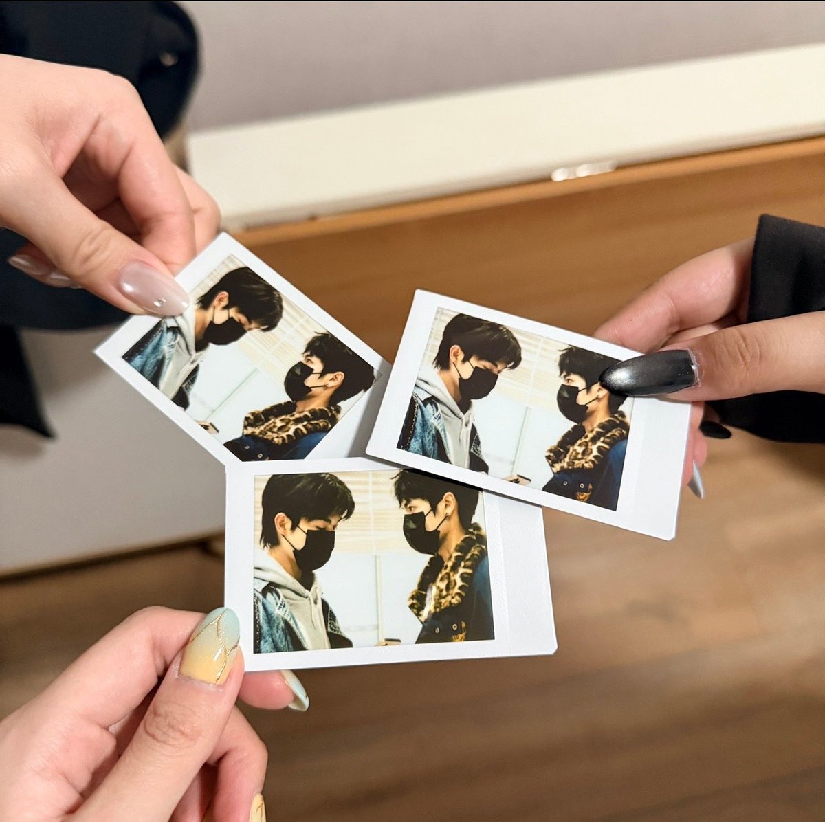 given by a fan on 23 Oct, he still kept it🥹