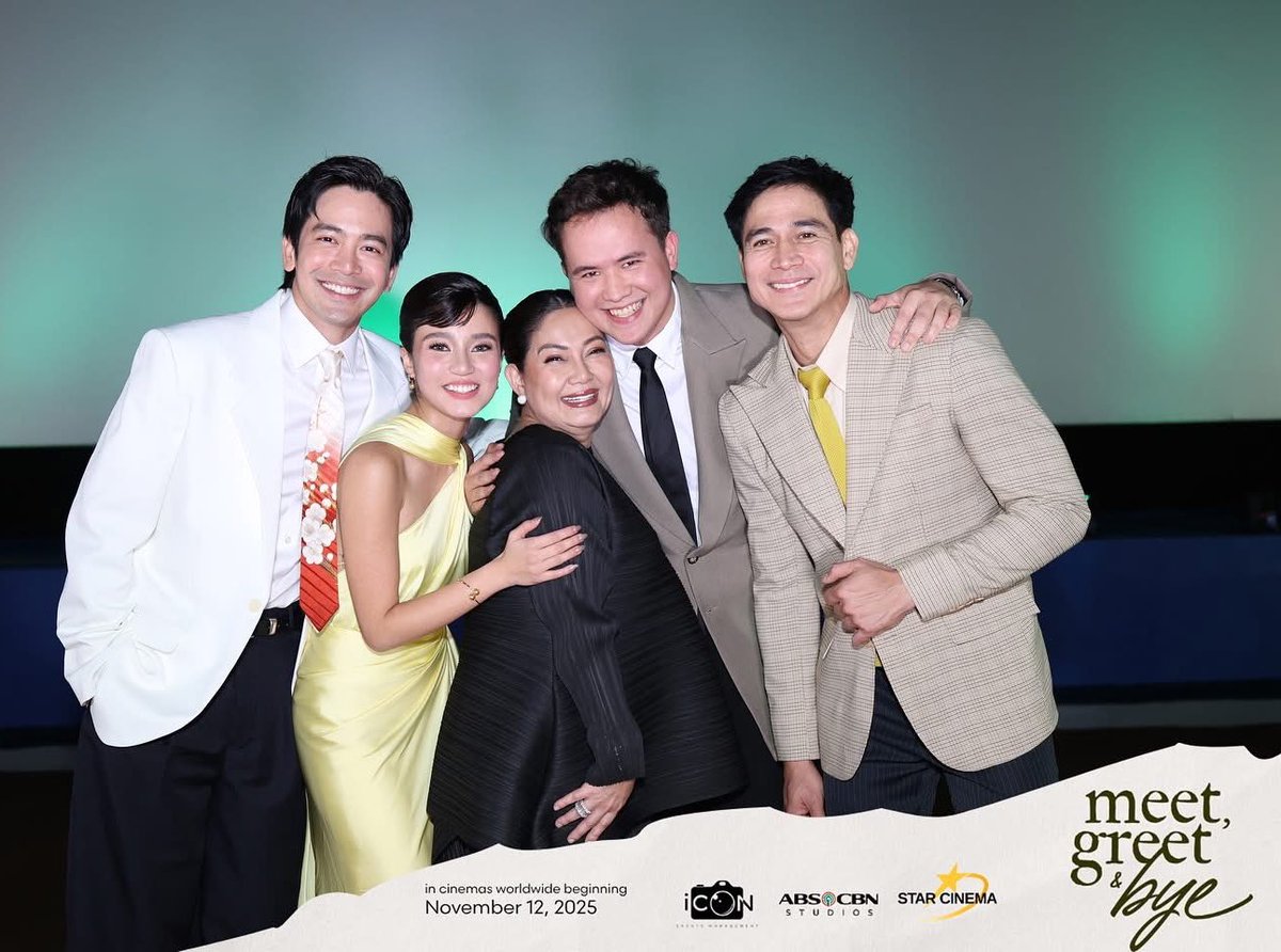 Beautiful family. 🤍

BELLE AS GERI

#MeetGreetAndBye
#MGBTheWorldPremiere 
#BelleMariano