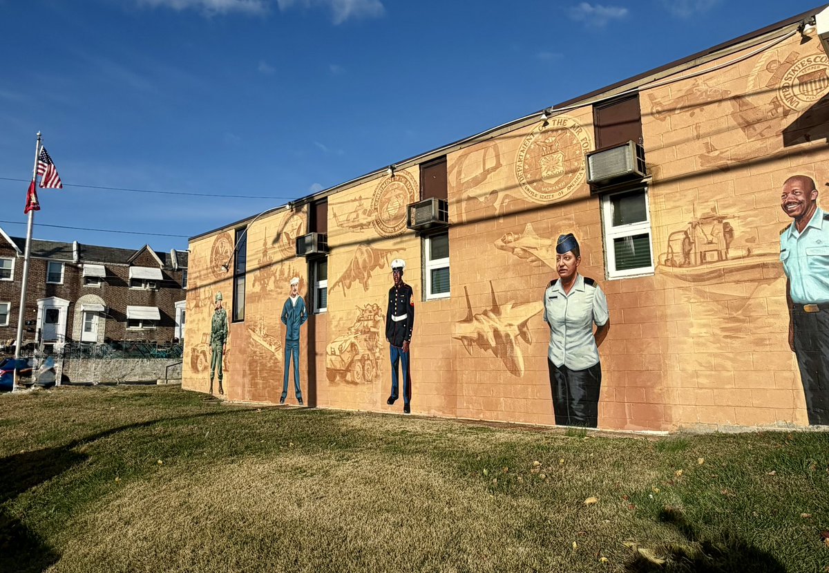 PhilaOEM's tweet image. On Veterans Day, our gratitude to those who served in the United States Armed Forces. We recognize you and your family’s sacrifice. Special thanks to our veterans at OEM who continue their work in public service. The skills that you brought to our office is invaluable. 🇺🇸