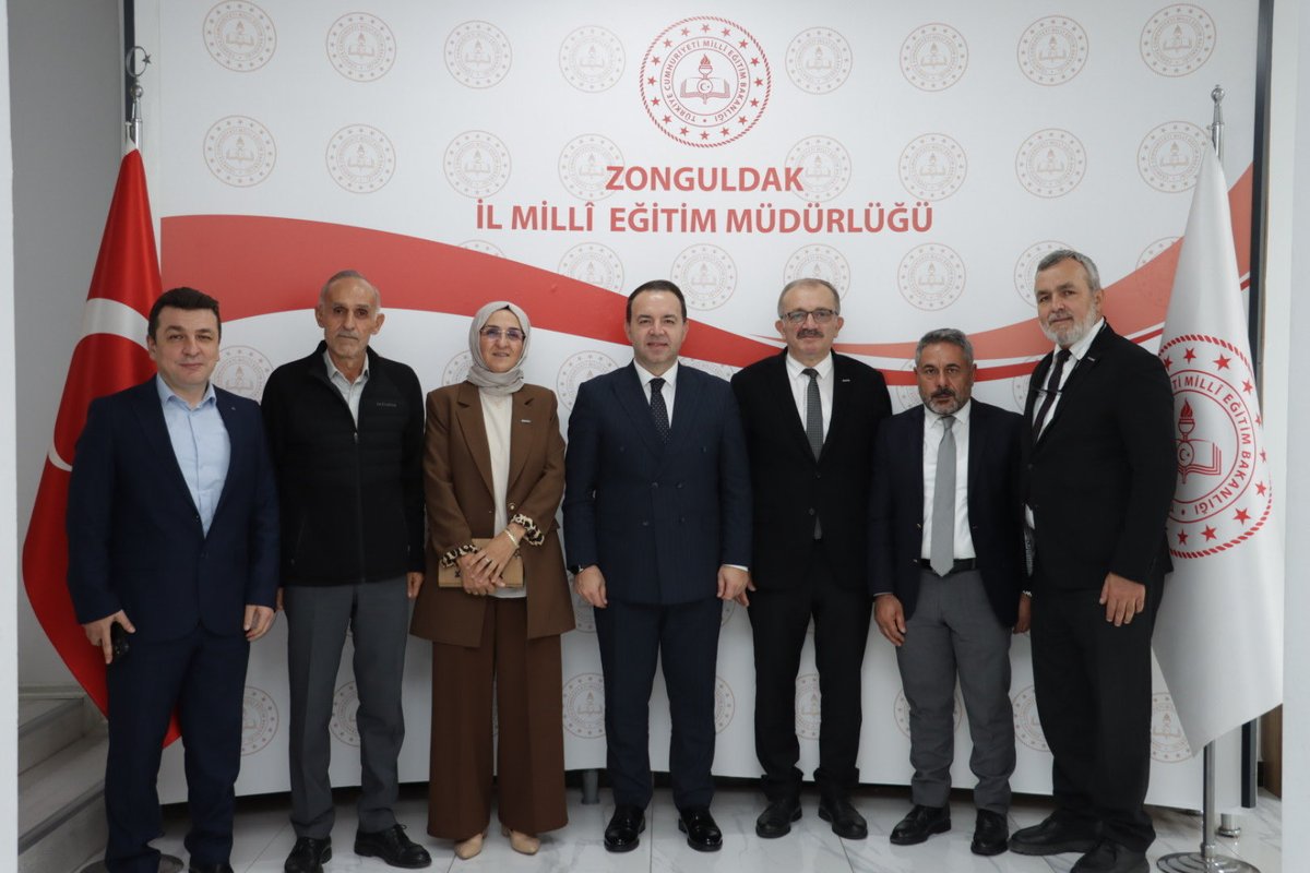 Müstakil Sanayici ve İşadamları Derneği (MÜSİAD) Zonguldak Şube Başkanı Abdülkadir Aktarı ve Yönetim Kurulu, İl Millî Eğitim Müdürümüz Uygar Keskin’e ziyarette bulundular.

Nazik ziyaretleri için teşekkür ederiz. 

<a href="/tcmeb/">Millî Eğitim Bakanlığı</a> <a href="/uygarkeskin/">uygarkeskin</a>