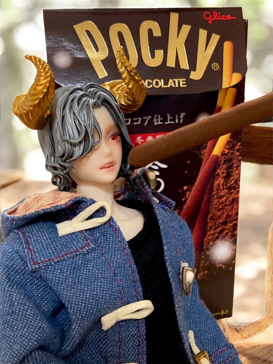 春「いくらポッキーの日やからってこの時間に食べるんはどうかと思うで」

ごもっとも！でも食べる♪

#ポッキープリッツの日
#SoylentGreen_dolls