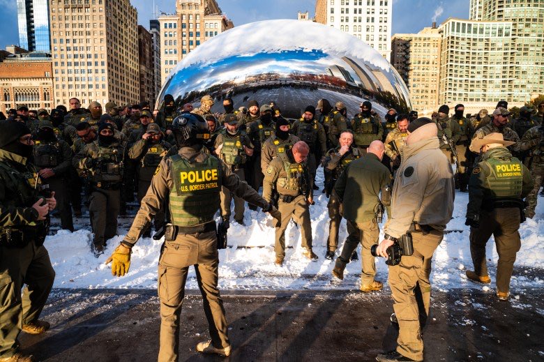davidaxelrod's tweet photo. Fed agents, who've inflicted so much pain on Chicagoland, posed for class picture yesterday as they prepare to end a calamitous stay, roiling peaceful communities &amp; menacing innocent people.  
Either the courts &amp; public opinion spurred their exit OR...ICE just can't handle snow! https://t.co/OAOXIVlMTo