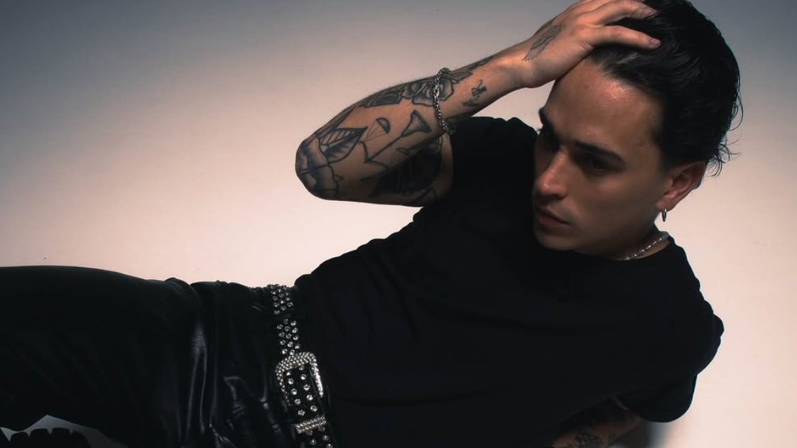 🗣️ <a href="/nanomzzz/">NANO Mz</a>: «Las sensaciones que me transmite el rock son inigualables»

El artista de Arteixo vuelve en 2026 con un nuevo disco repleto de rock, 'Bendito Infierno', y una gira por varias ciudades españolas

🎙️ <a href="/Beatriz_L96/">Tatiz✨</a> 

22minutoscon.com/2025/11/11/ent…