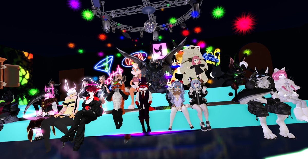 この前のケモノDJイベントにて✨️
素敵な曲にノリながら皆でダンス～💃️
その後は恒例の記念撮影タイム♪️
#セカンドライフ #SLJP #SecondLife #メタバース #furry #slfurry #ケモノ #メスケモ