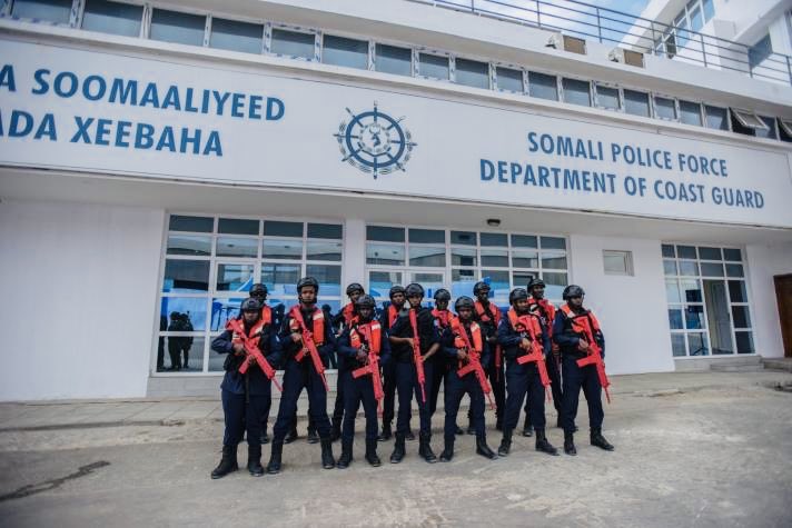 RealAbyan's tweet photo. 🚨 BREAKING NEWS 🚨

No ship will enter Somali ports 🇸🇴 without approval from the Federal Government again!

All maritime traffic is now monitored by the new #RMCC center in Mogadishu. ⚓️

After 30 years, Somalia controls its sea, land & sky once more. A historic victory for sovereignty! 🇸🇴✨
