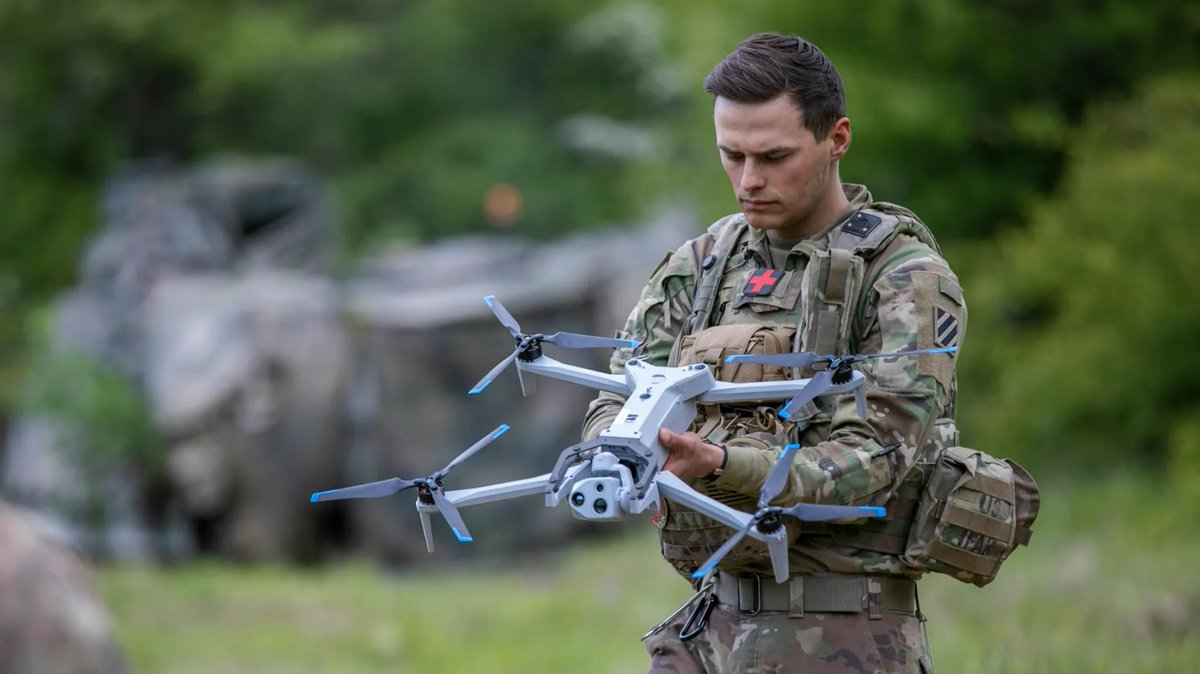 MercuryStrat's tweet photo. The Million Drone Army 🤖 

The @USArmy  has announced an ambitious new goal: field one million #drones in the next 2-3 years 🎯

This is a massive, wartime-speed push to achieve "affordable mass" and equip the force at scale, driven by the #SkyFoundry public-private partnership https://t.co/pUi6Xf5pTe