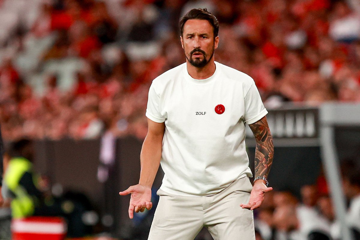 lambo_diamond's tweet image. Ajax haal aub deze man! 
Als coach Cesar Peixoto

En het liefst directeur van Red Bull Salzburg erbij 🔥🙏

#ajax #ajaxdevelopment #ajaxdevelopers #portuguesa
#fside #afca #Transfers #TransferNews