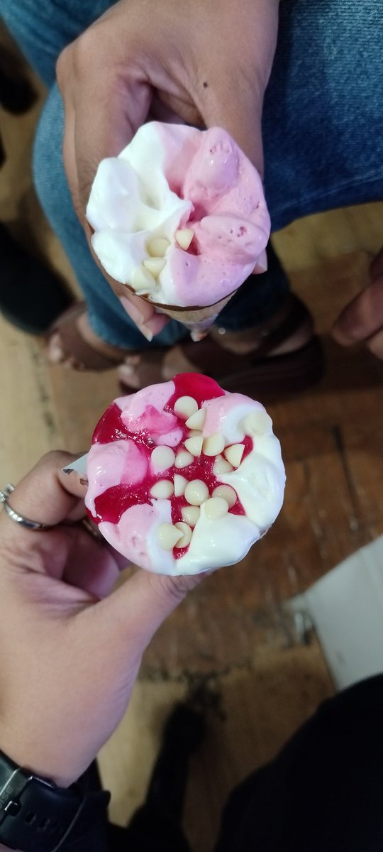 Aafreena Khan tweet media