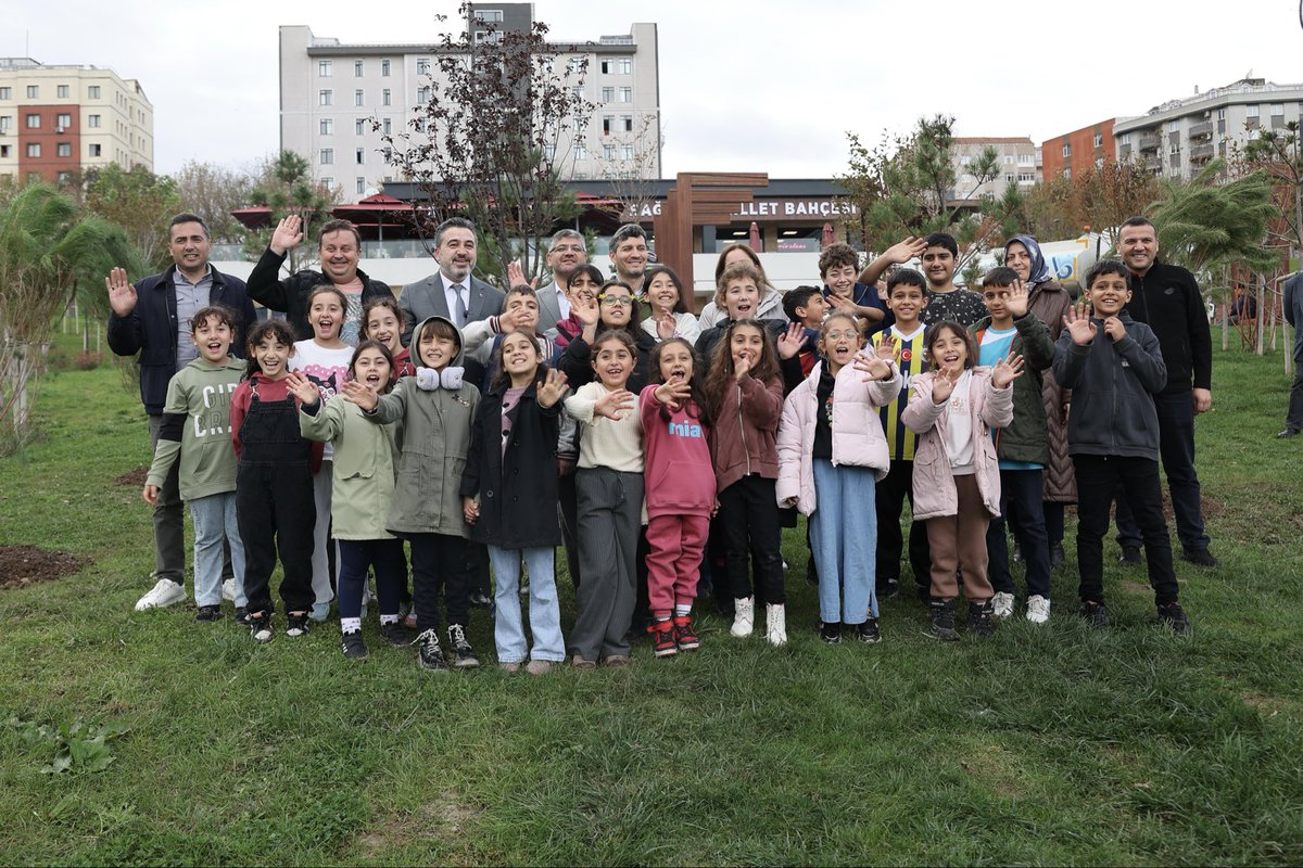 Her fidan, geleceğe bırakılan en güzel miras 🌳

11 Kasım Milli Ağaçlandırma Günü Kutlu olsun.

📍Bağcılar Millet Bahçesi