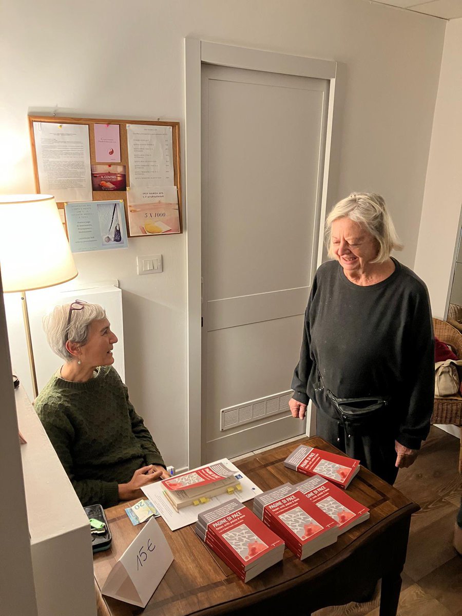 Ieri è stato presentato presso il Centro - Scuola di yoga a Torino il volume “Pagine di pace. Pensieri, scritti, pratiche di donne” (iacobelliedotire), frutto del lavoro del Gruppo di Studio CLM.