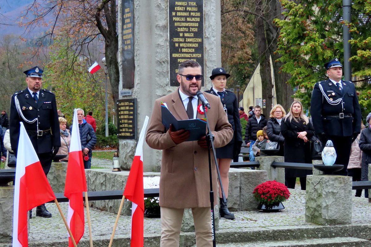 Pawelsztefek's tweet photo. To Tu! Na Śląsku Cieszyńskim narodziła się NIEPODLEGŁOŚĆ!🇵🇱19.10.1918 roku powstała Rada Narodowa Księstwa Cieszyńskiego. Jej celem było przyłączenie ziem rozpadających się Austro-Węgier do odradzającego się państwa polskiego. RNKC była pierwszym państwowym organem w nowej RP. https://t.co/qxmSyhb0Ey
