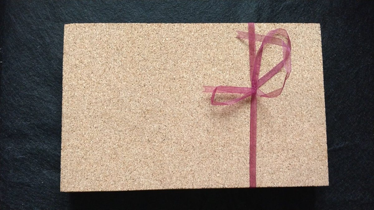 stevalwoodwork's tweet photo. These lovely table mats featuring American black walnut and purple heart would make an unusual and special Christmas present.  Individually handcrafted, they are backed with natural cork to protect your table and give better grip.   A beautiful bow compliments the set.  A set of 4 is £50 and will give lasting enjoyment.