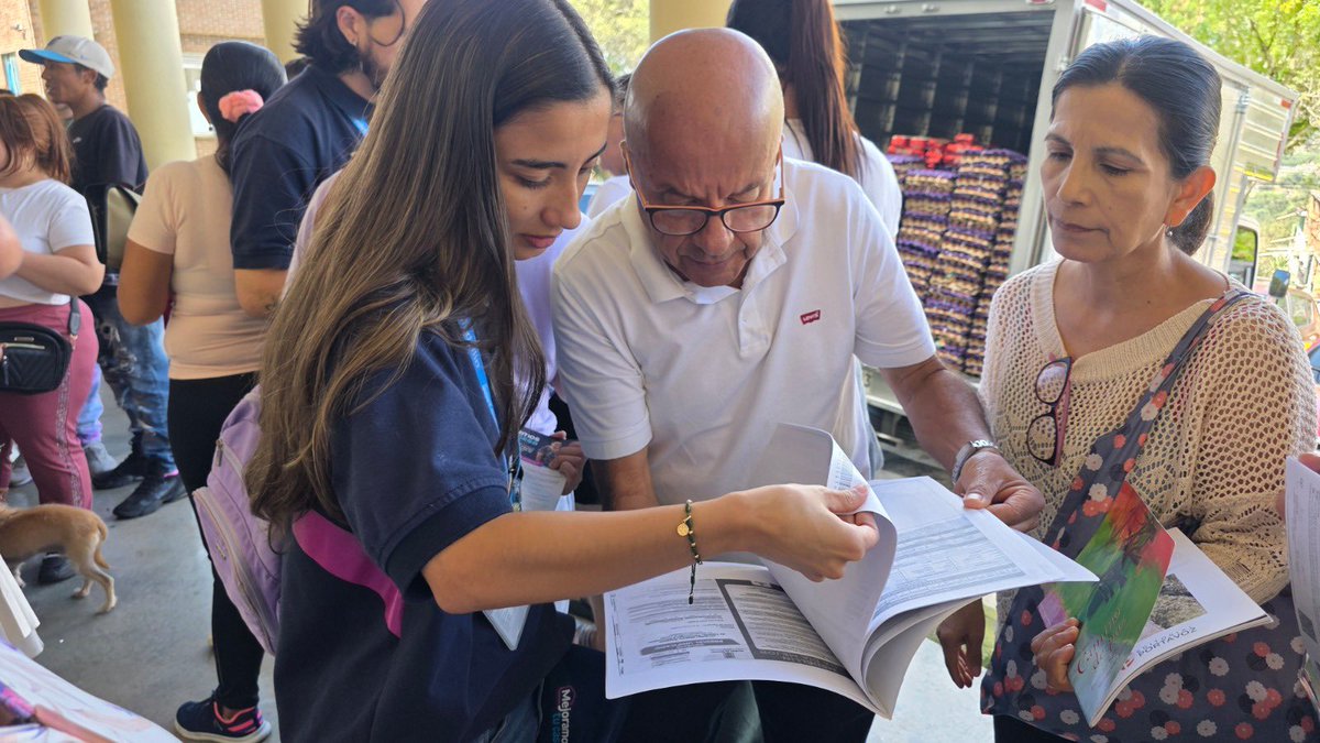 FicoGutierrez's tweet image. 🏡 Transformar hogares es transformar vidas.

Del 12 al 14 de noviembre, los esperamos en el Centro de Desarrollo Social Los Mangos en Villa Hermosa con la jornada de habilitación de mejoramientos de vivienda de 9:00 a. m. a 4:00 p. m.

En la Alcaldia de la Gente apoyamos a los…