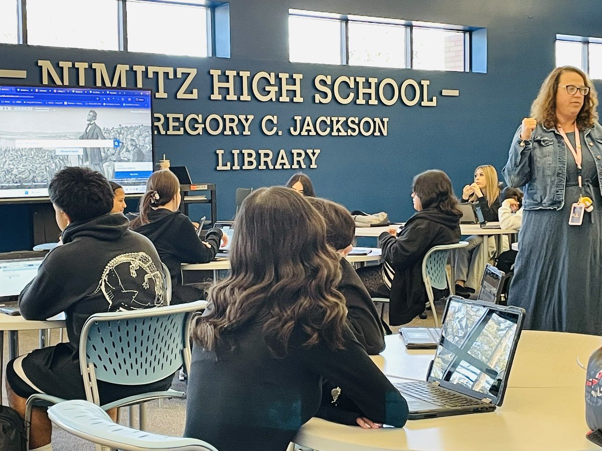 IrvingLibraries's tweet image. Empowering future-ready learners! 🌟@NimitzLibrary guided @NimitzVikings students in using Britannica, WorldBook &amp;amp; Gale to research, cite, &amp;amp;evaluate credible sources—then create digital projects in @BookCreatorApp. Building #CCMR, #DigitalLiteracy, &amp;amp;confidence 1️⃣ skill at a time!