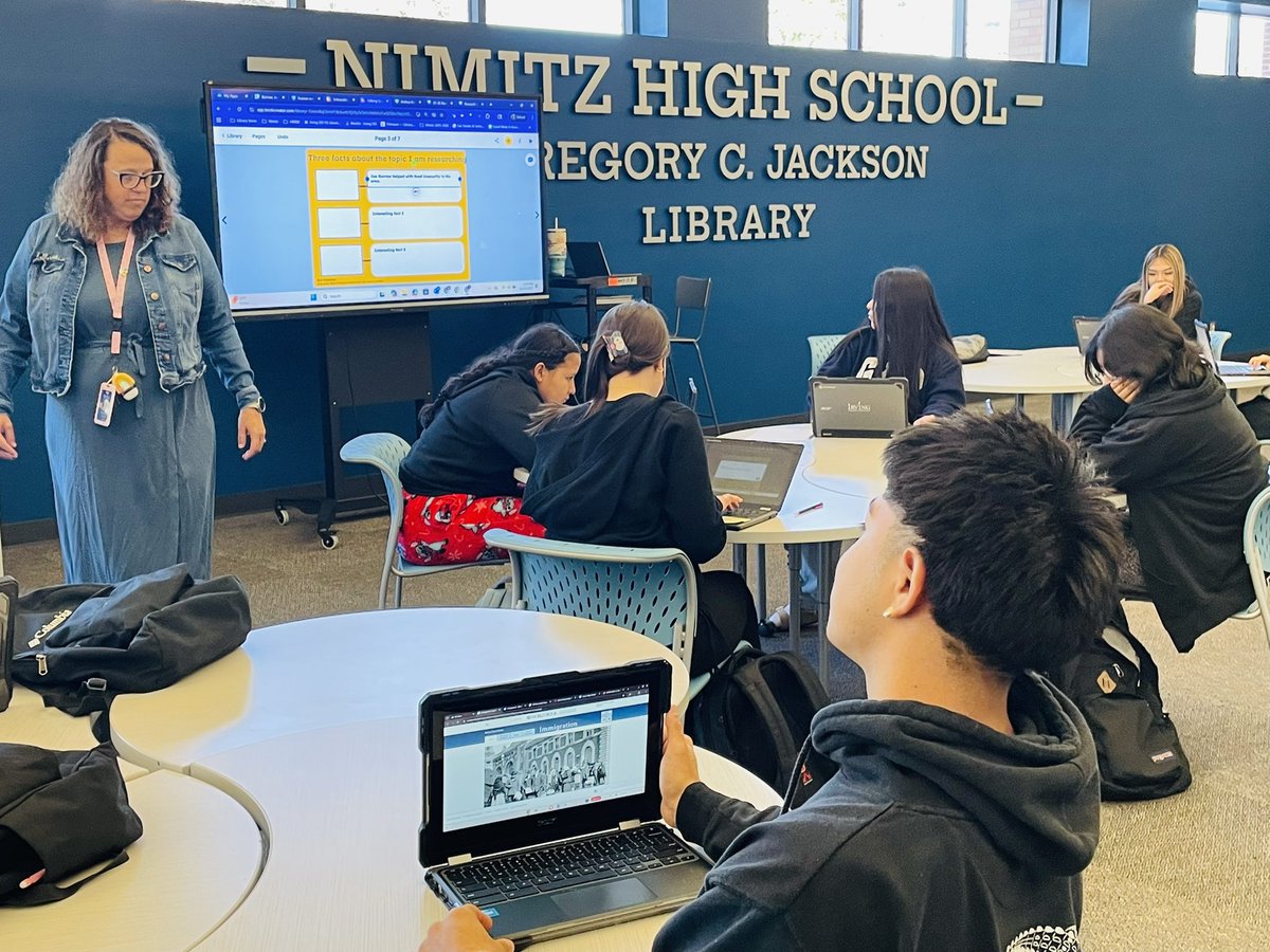 IrvingLibraries's tweet image. Empowering future-ready learners! 🌟@NimitzLibrary guided @NimitzVikings students in using Britannica, WorldBook &amp;amp; Gale to research, cite, &amp;amp;evaluate credible sources—then create digital projects in @BookCreatorApp. Building #CCMR, #DigitalLiteracy, &amp;amp;confidence 1️⃣ skill at a time!