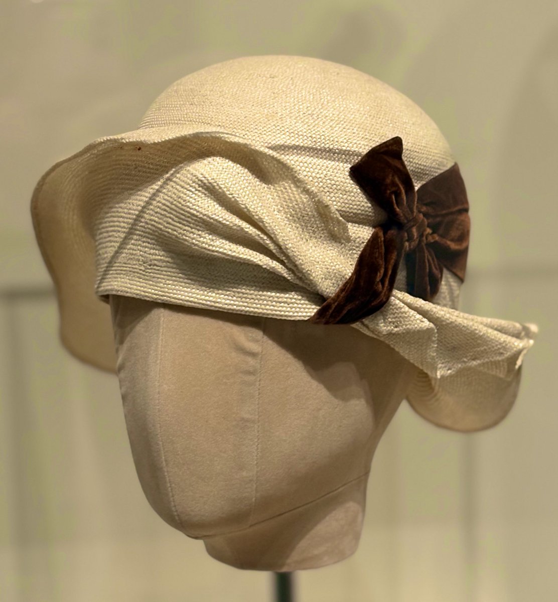 spring68057872's tweet photo. Visited Art Deco and Mode at Mitsubishi Ichigokan Museum, Tokyo (until Jan 25 2026).In the harmony of geometry and curves lives the freedom and dreams of an era. Design transcends time — beauty tells its own story.A must-see for those who love art, fashion, and history.
#artdeco https://t.co/Q8r6tau7lf