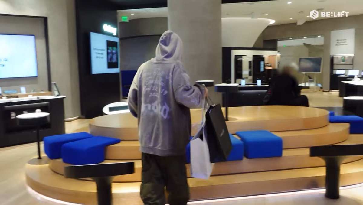 ena_map1130's tweet photo. ENHYPEN 聖地巡礼

📍 Samsung Experience Store

アメリカ テキサス州

ヒスン

お店に行く時は節度のある行動をお願いいたします。

 #プニズあしあと  #enhypen聖地巡礼 https://t.co/wwMCnvjjun