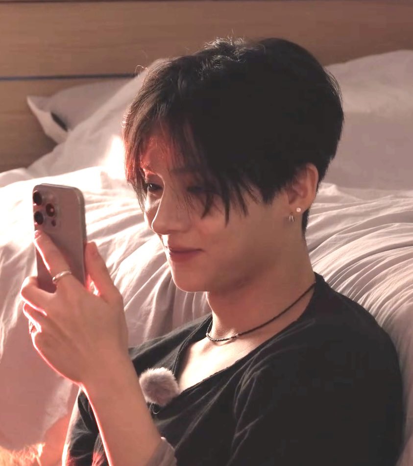 wkcyrcl's tweet photo. sangwon do u like him that much https://t.co/HI3fBCk1Ky