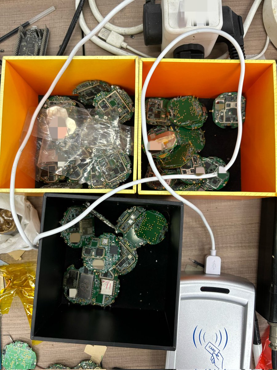 watchxnetwork's tweet photo. Cables, circuits, and a vision - transforming wellness into ownership. 🔥
#WearAI #WatchX https://t.co/2DONjNhG8L