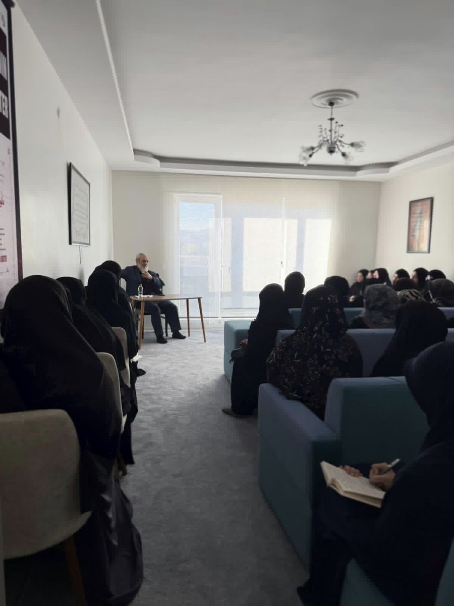 Ankara'da Aile Davamız kitabını okuyup tahlilini beraber yapmak için sözleştiğimiz hanımefendilerle aile olmanın zamanımızdaki sorunlarını konuştuk.