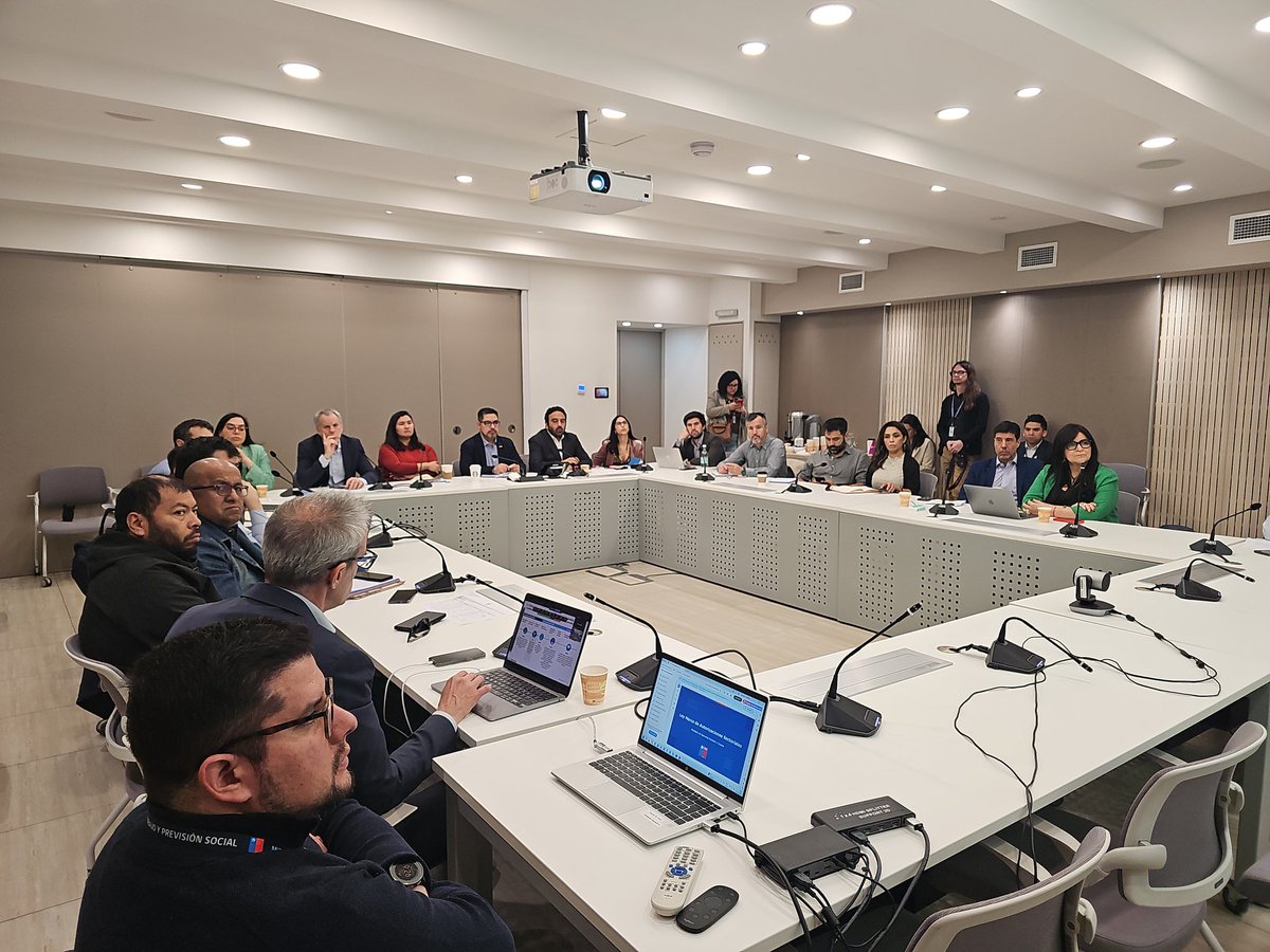 CTMIN_Chile's tweet image. CTMIN presente en la 32ª versión del Consejo Superior Laboral – Comisión Sectorial Minera 2025.
Se abordan temas clave: Minería 4.0, Salud Laboral, avances de Comités, Acuerdo FURE y resultados de la Ley de Permisos Sectoriales.

#CTMIN #Minería #TrabajoDecente #Minería40 #Chile