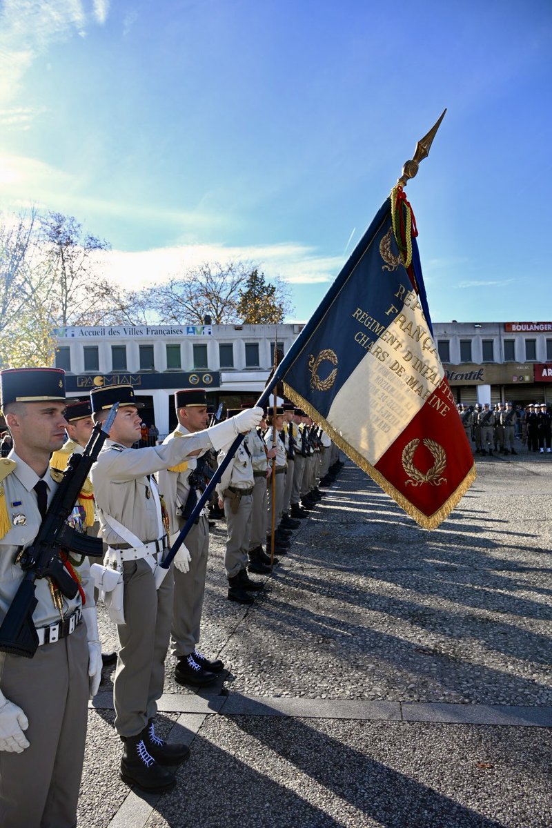 RICM_off's tweet image. À 11h00 ce 11 novembre, date de l’armistice de la 1ère guerre mondiale, le RICM était présent aux Couronneries pour honorer la mémoire des hommes et femmes morts pour la France.
#DevoirDeMémoire #11Novembre #RICM #Poitiers #VotreHistoireNotreHistoire