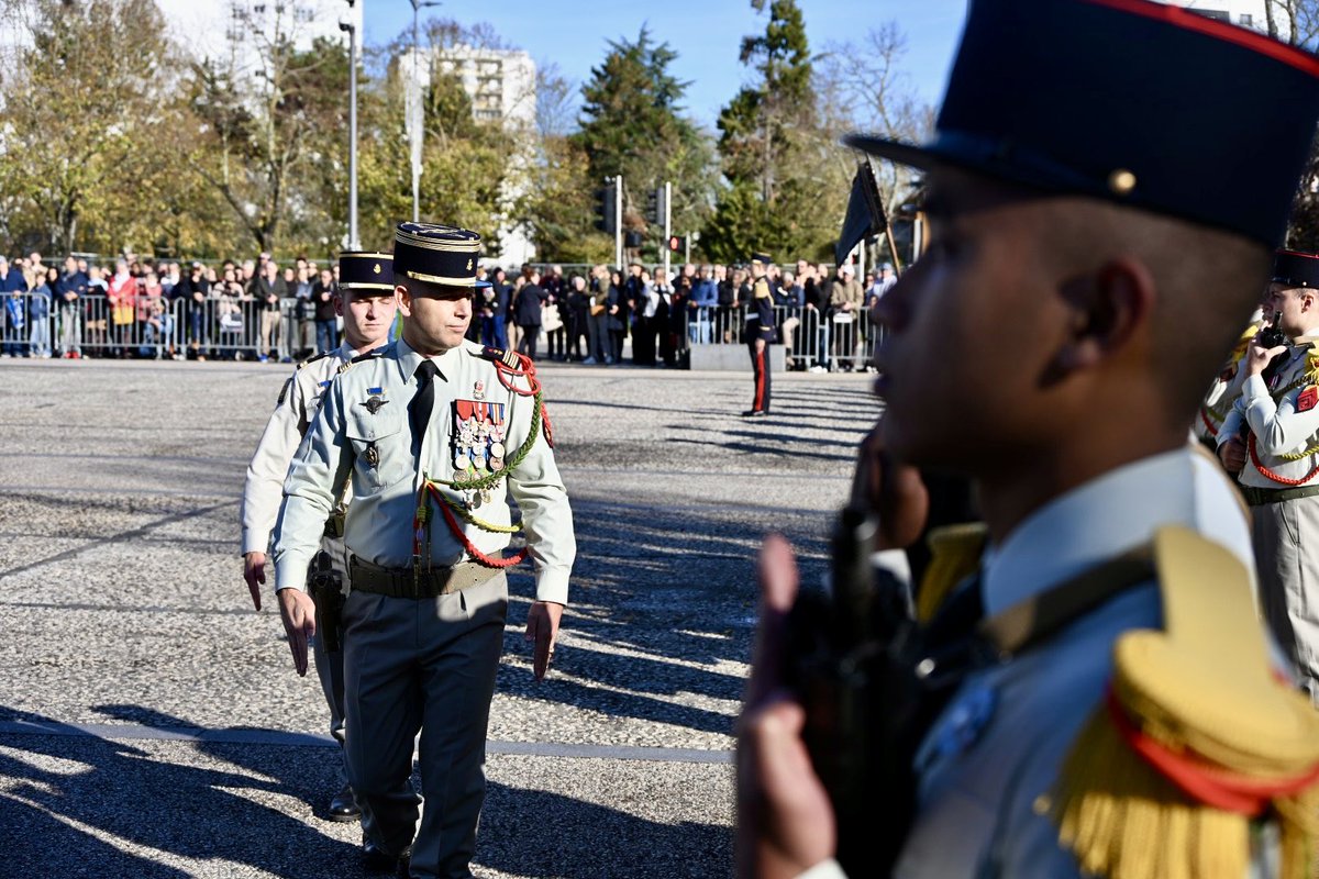 RICM_off's tweet image. À 11h00 ce 11 novembre, date de l’armistice de la 1ère guerre mondiale, le RICM était présent aux Couronneries pour honorer la mémoire des hommes et femmes morts pour la France.
#DevoirDeMémoire #11Novembre #RICM #Poitiers #VotreHistoireNotreHistoire